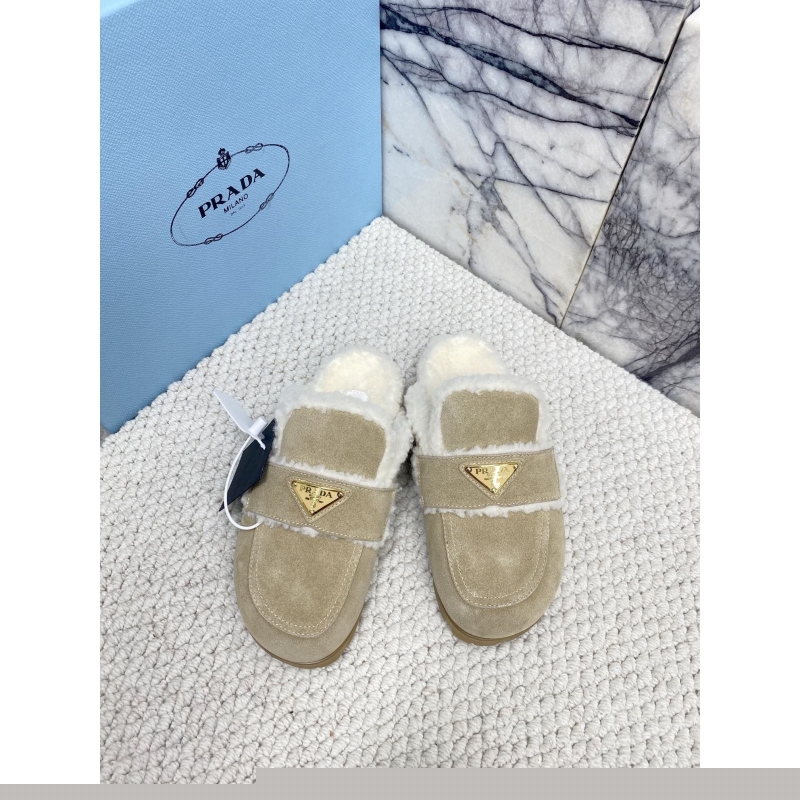 Pra*a slippers